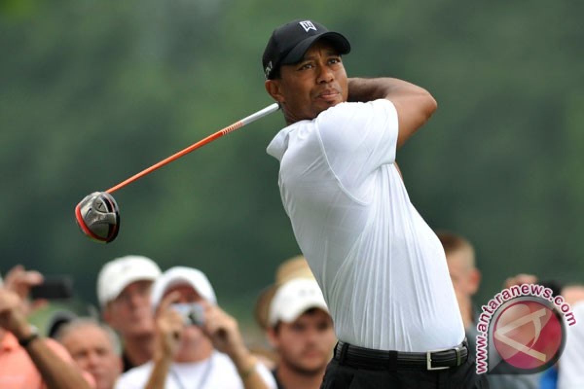 Tiger Woods cetak skor paling rendah musim ini di Greenbrier Classic