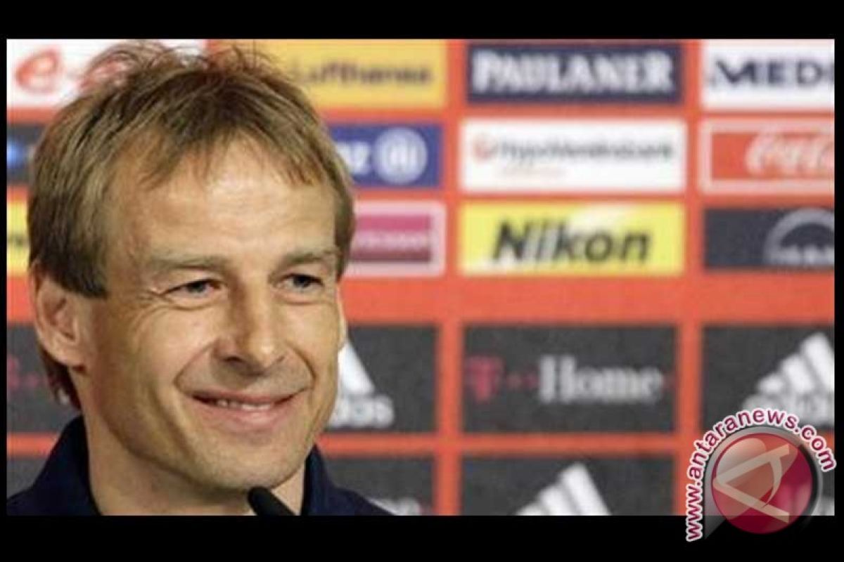 Klinsmann perpanjang kontrak latih AS sampai 2018