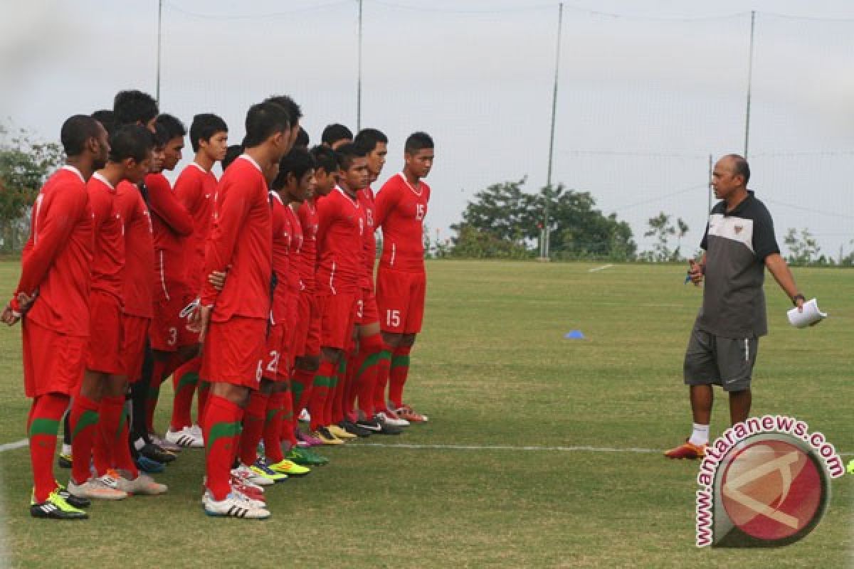 Timnas U-23 Santuni Yatim Piatu 