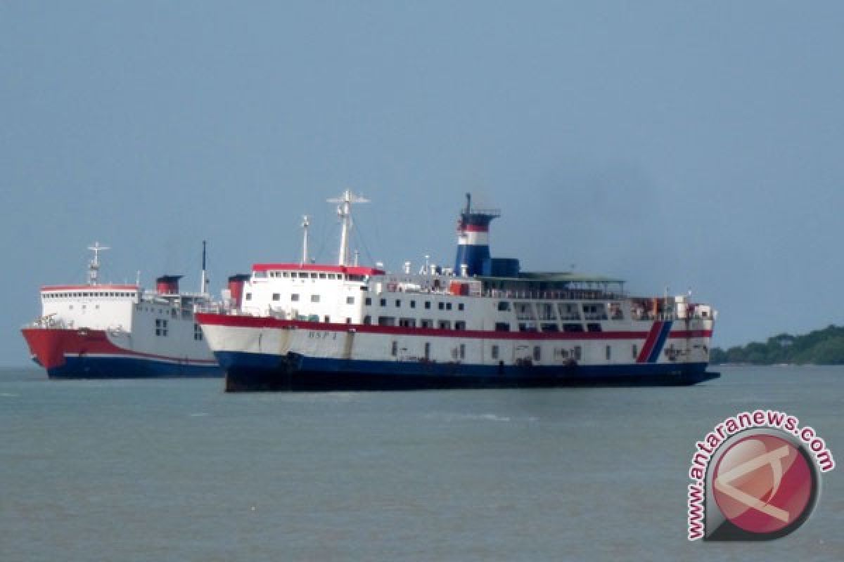 Empat kapal roro di Merak masuk dok