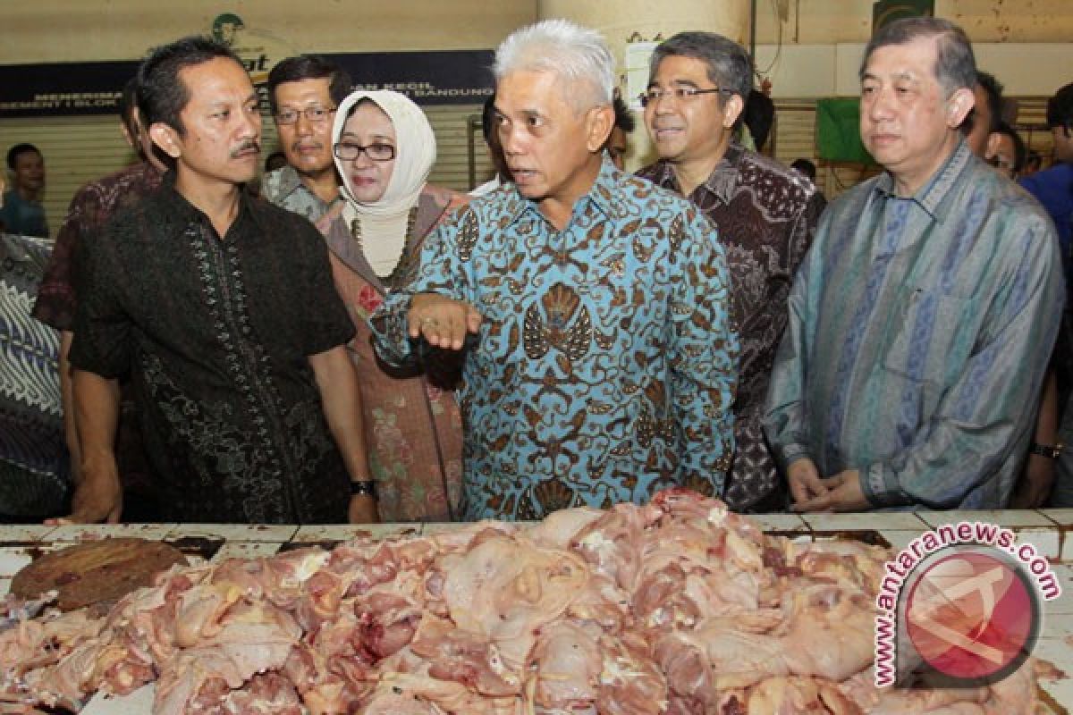 Hatta: pasar tradisional jangan digusur