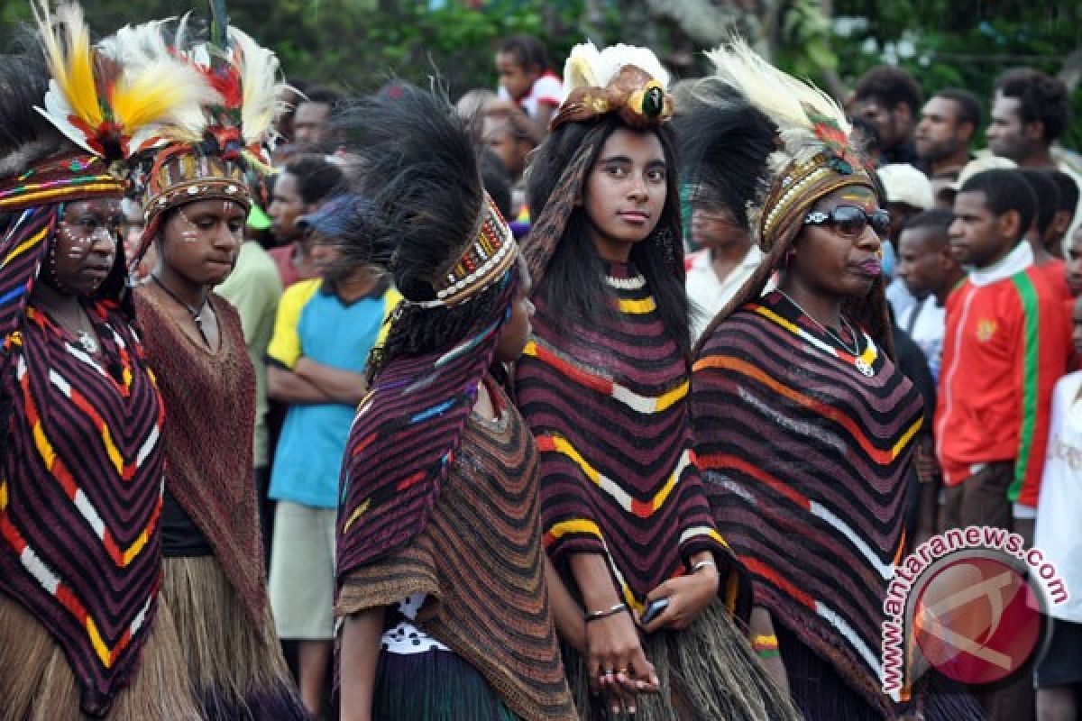 Ragam jenis dan keunikan pakaian adat Papua