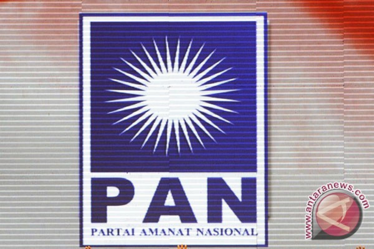 Simpatisan PAN Kulon Progo rela gunduli rambutnya