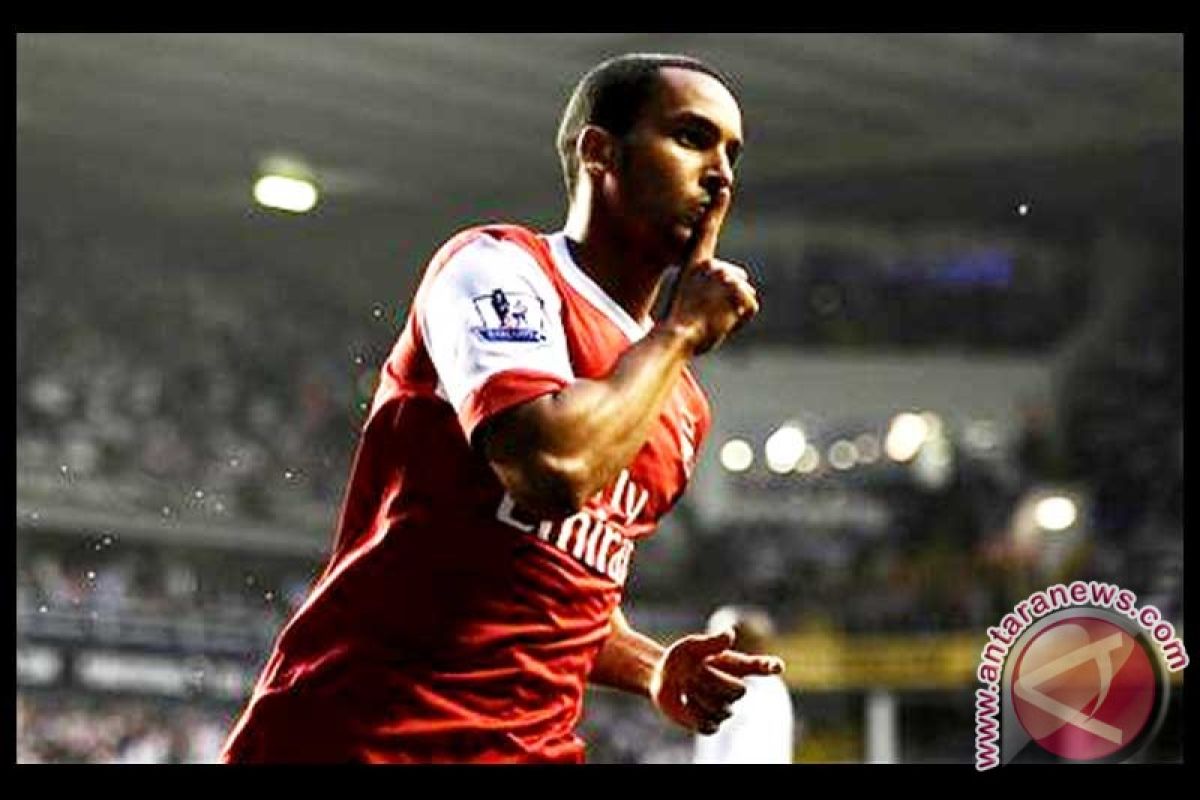 Theo Walcott menghina penonton Spurs