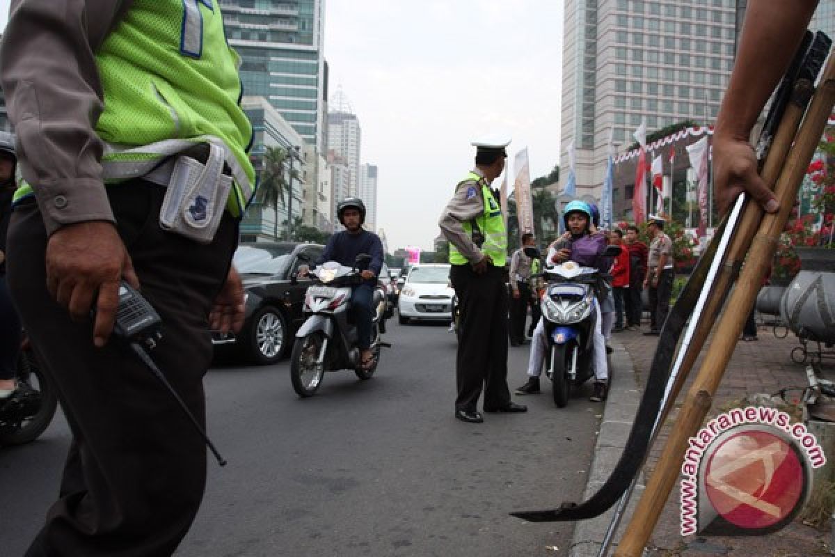 TNI/Polri sita senjata tajam dari pengguna jalan