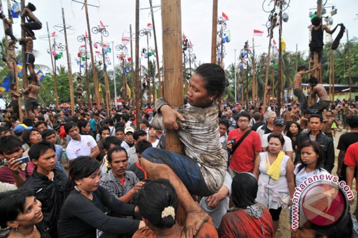 Telkomsel meriahkan hari kemerdekaan di Festival Kalimalang