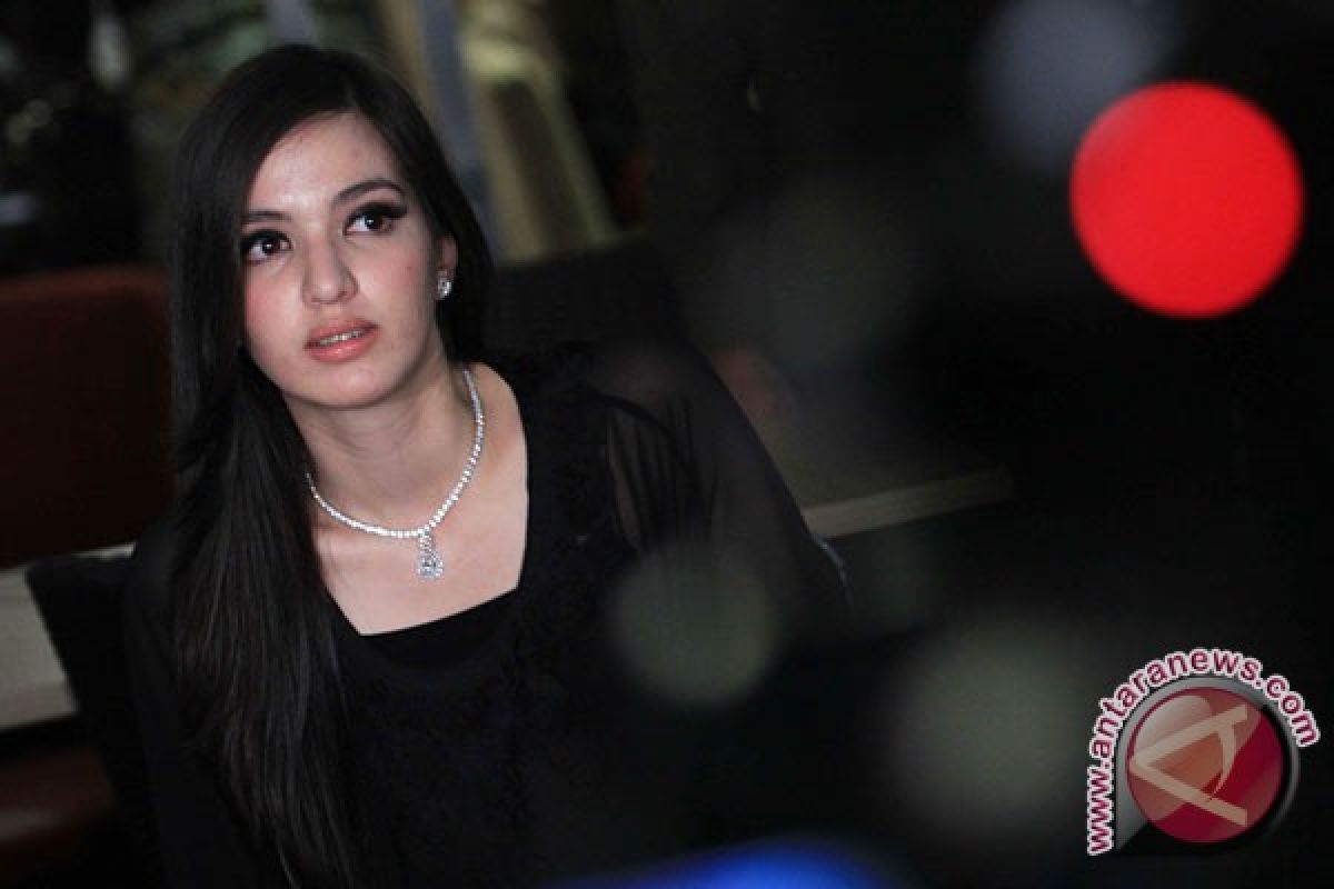 Ikut mertua kampanye, Nia Ramadhani sedot perhatian massa