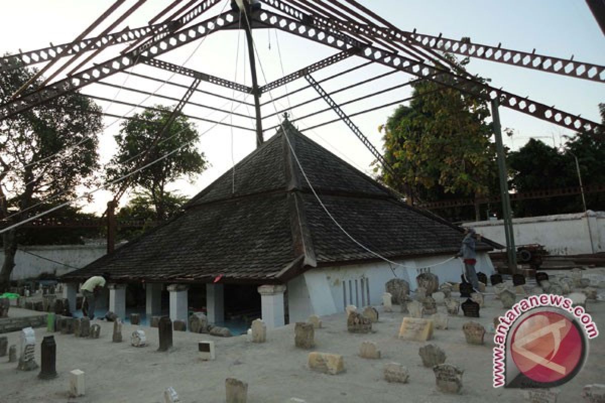 Makam Sunan Bonang mulai dipadati peziarah 