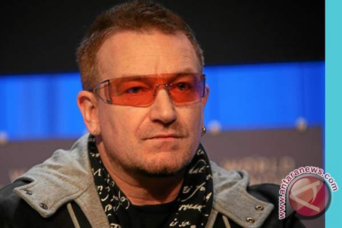 U2 frontman Bono receives France`s highest cultural award