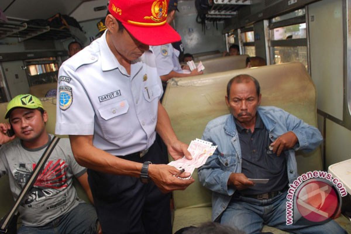 Polisi mulai kawal KA Lampung-Palembang