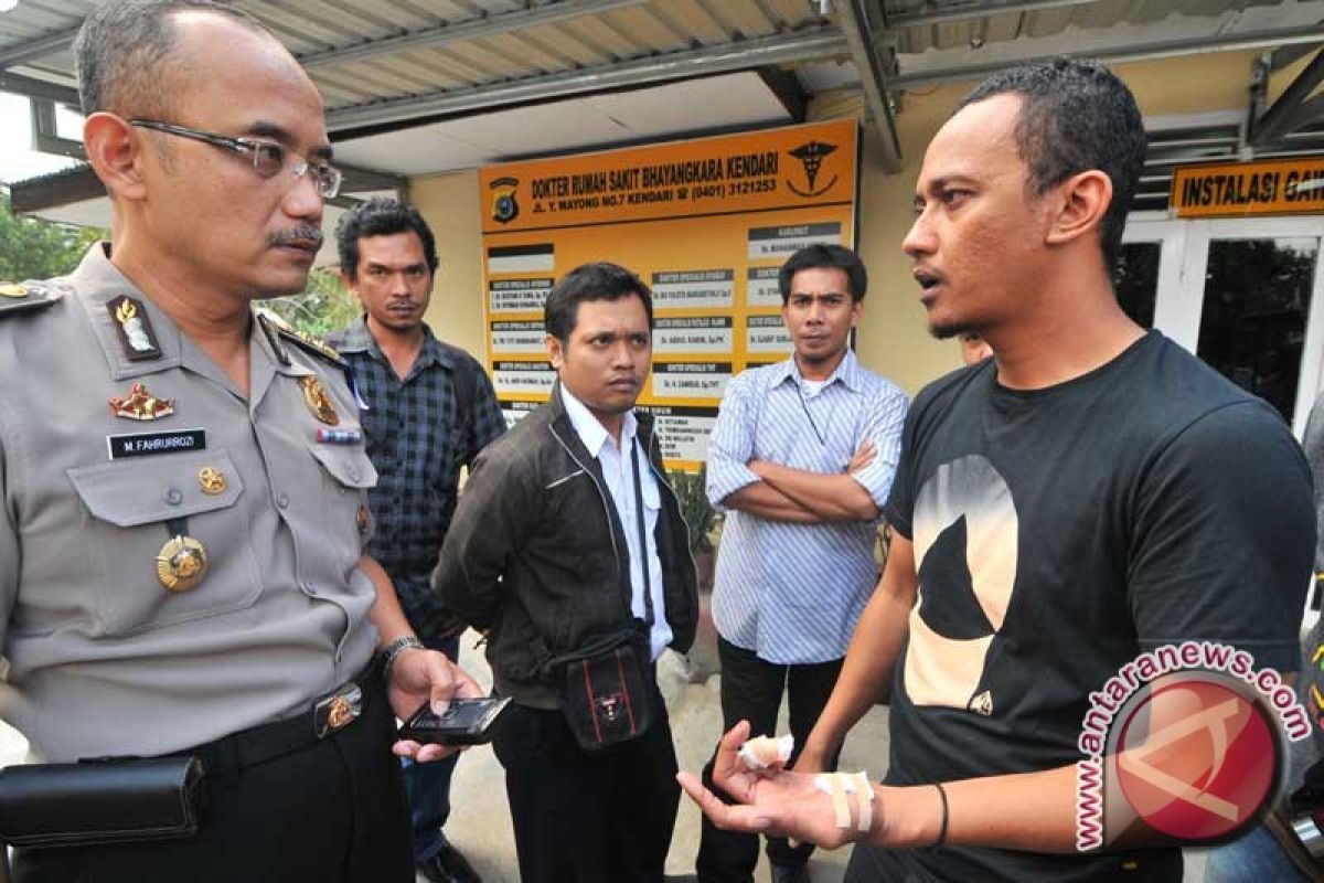 Polisi buru pelaku penikaman wartawan Indosiar 