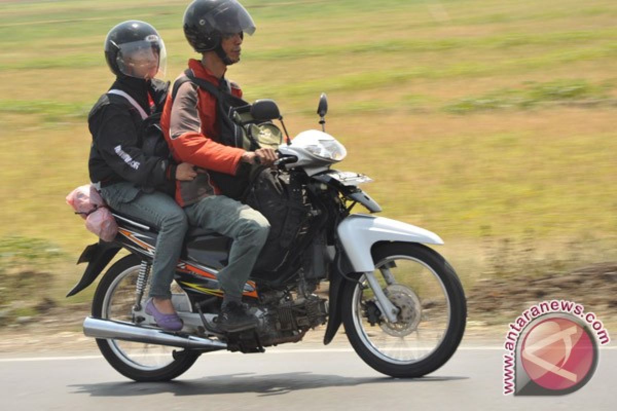 Pantura padat pemudik bersepeda motor 