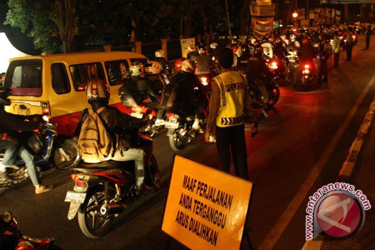 Pemudik sepeda motor mengalir di Pantura