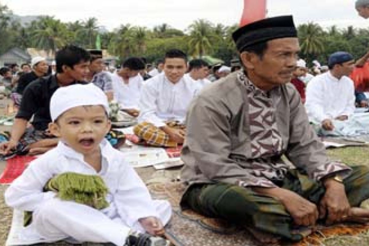 SHALAT IED MAJENE