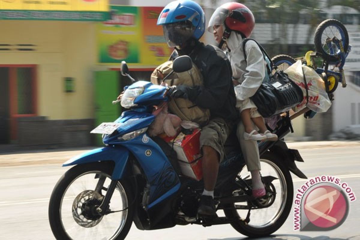 Belasan pemudik sepeda motor alami kecelakaan