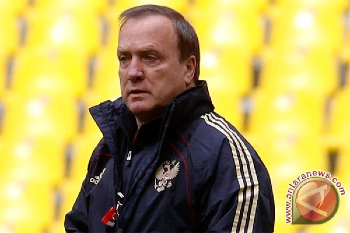 Dick Advocaat berhenti latih Serbia