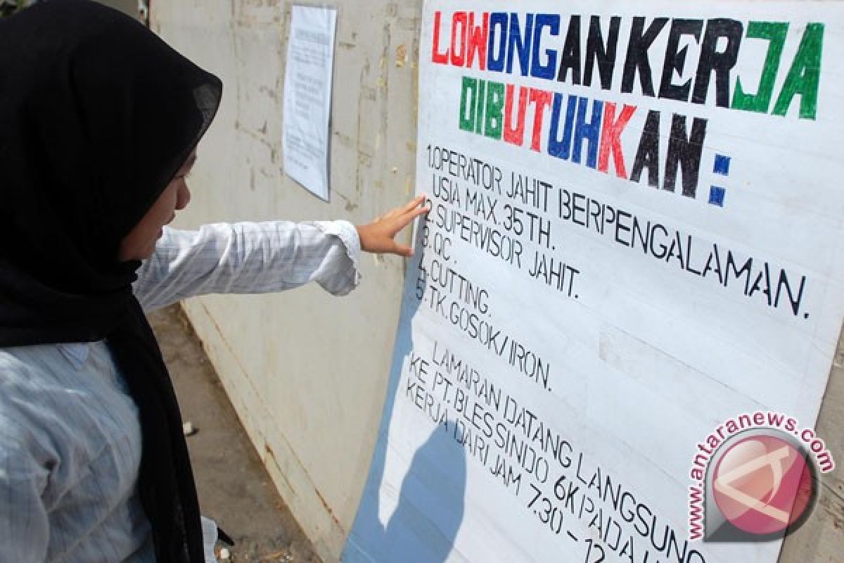 Govt predicts unemployment to decrease to 5.8 percent in 2013