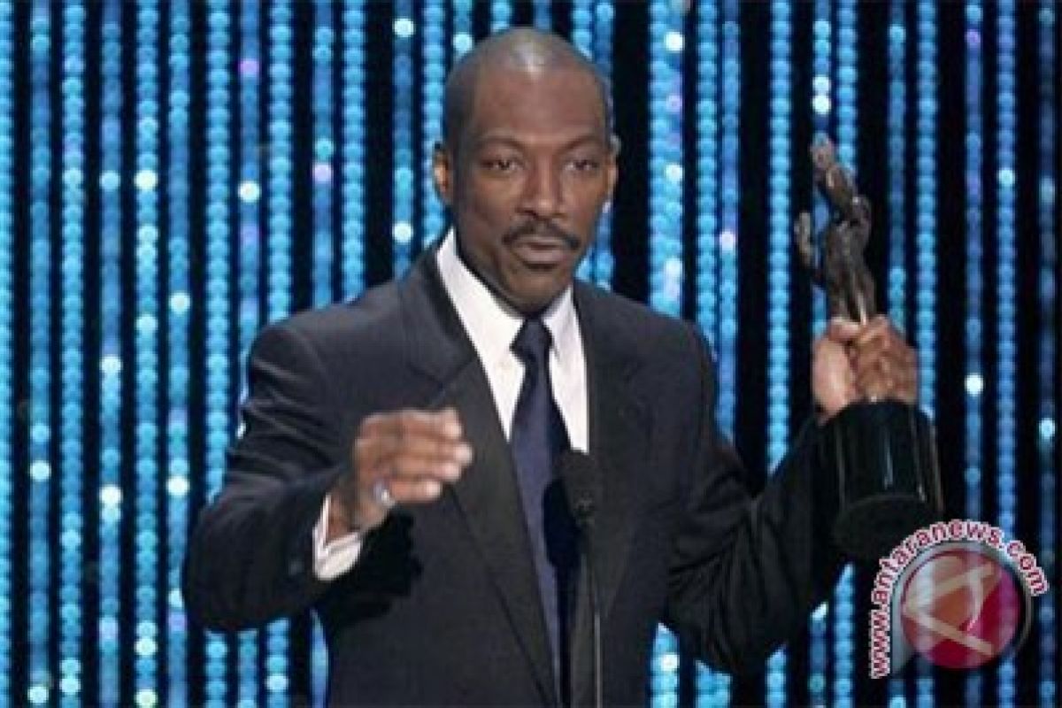 Eddie murphy jadi pemandu acara Oscar 2012