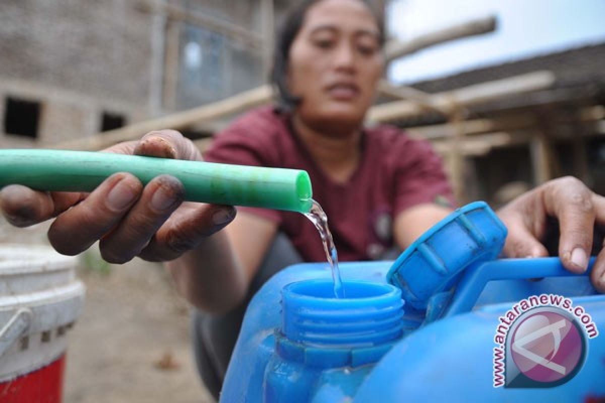 PADM distribusikan ribuan liter air bersih gratis