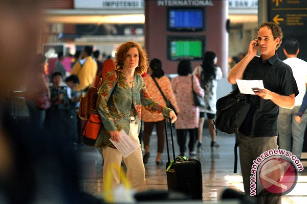 Over 654,000 tourists visit Indonesia in Nov 2011