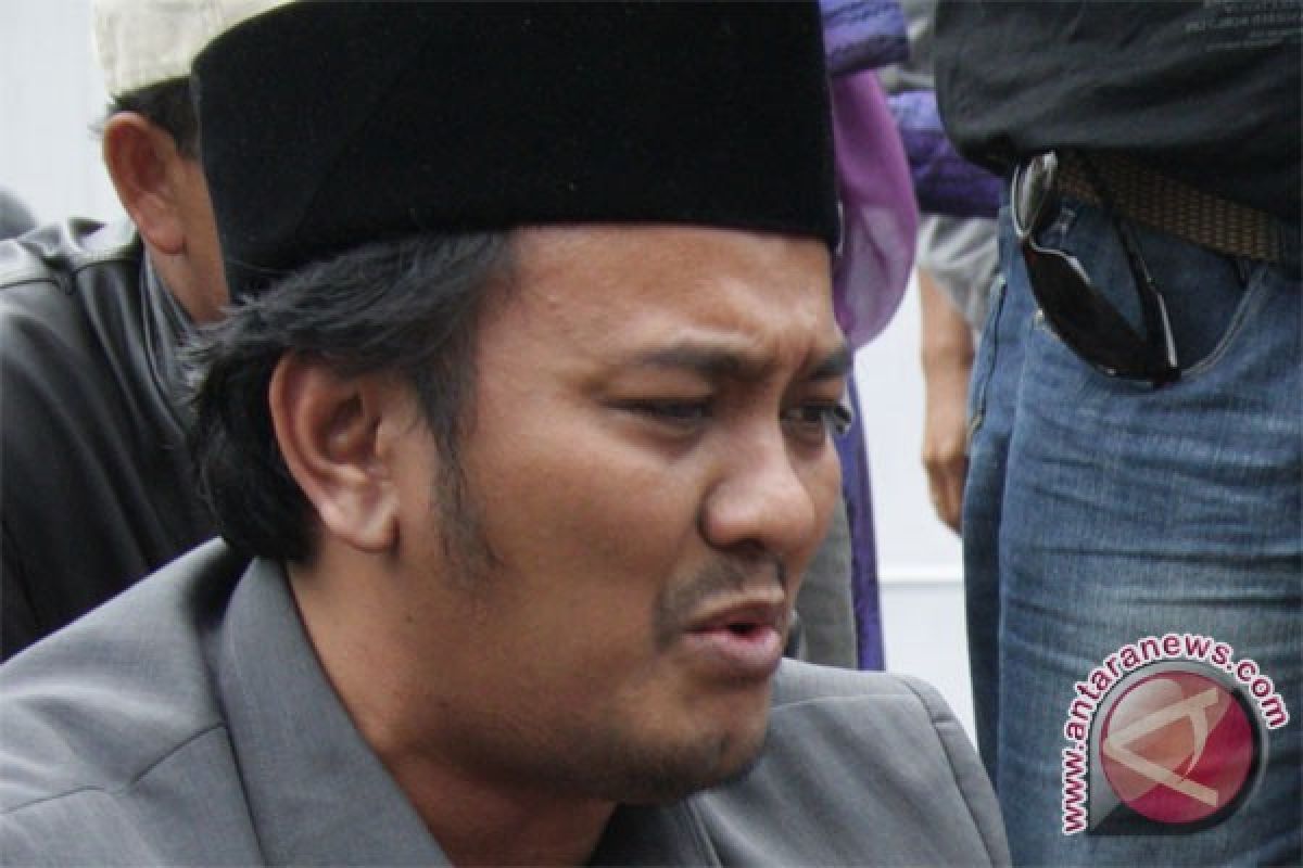 Dicky Chandra mundur, DPRD dikritik mahasiswa