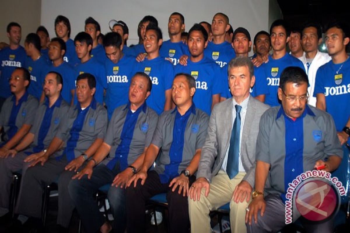 Persib berlatih di Gunung Bohong 