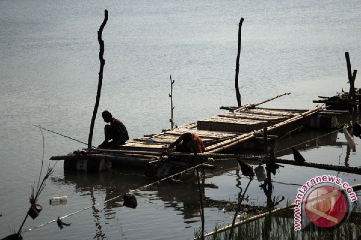 Rescuers find rafting victims in Malang, two dead