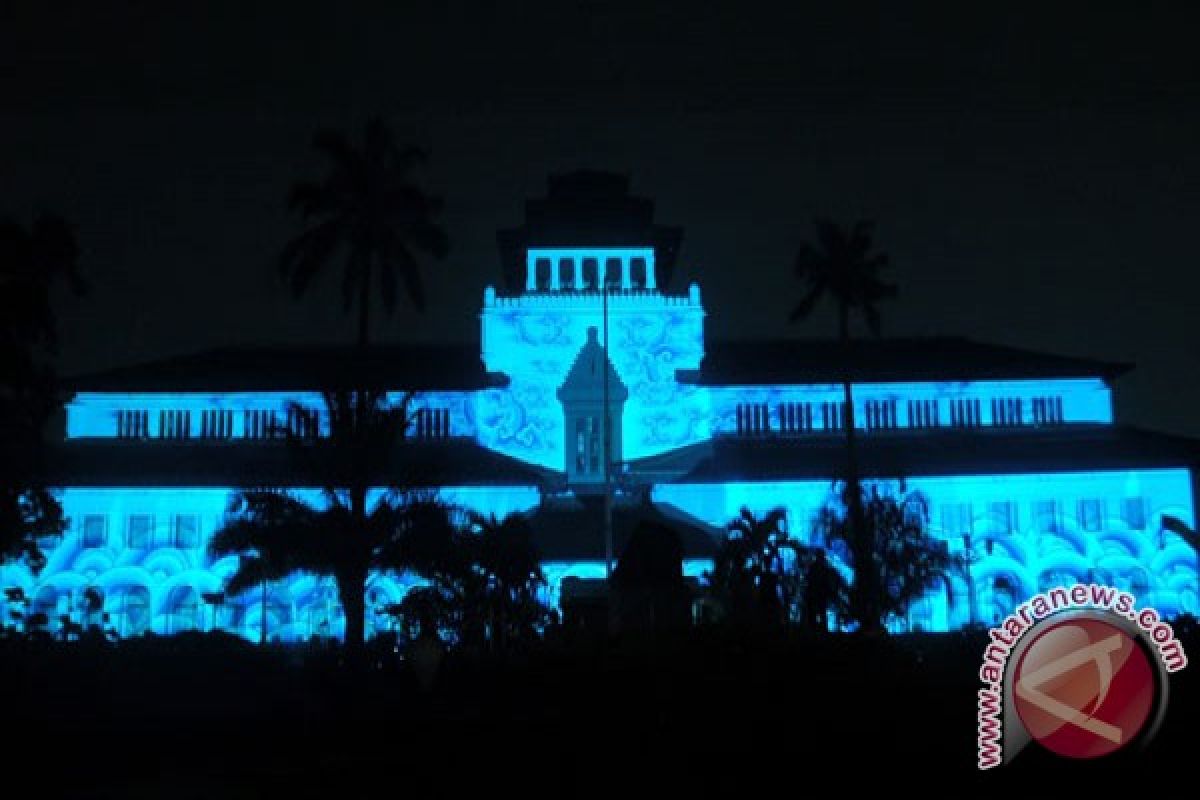 Lima kelompok massa demonstrasi di Gedung Sate