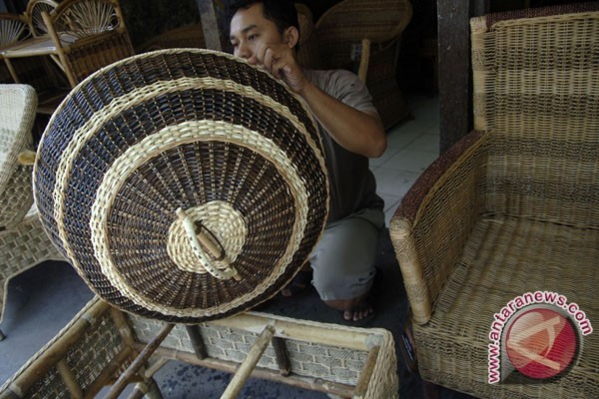 New decree to tighten rattan export restrictions