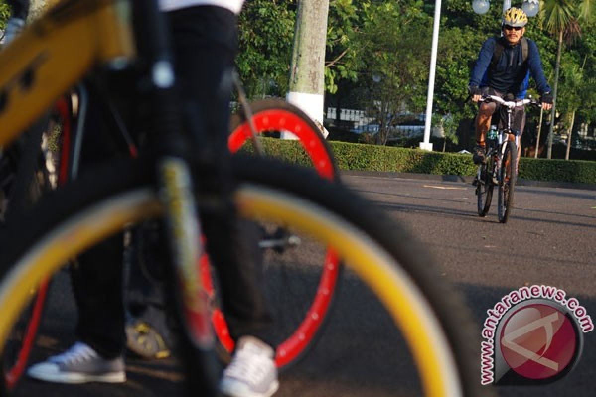 Berjalan atau bersepeda bisa buat seseorang lebih bahagia