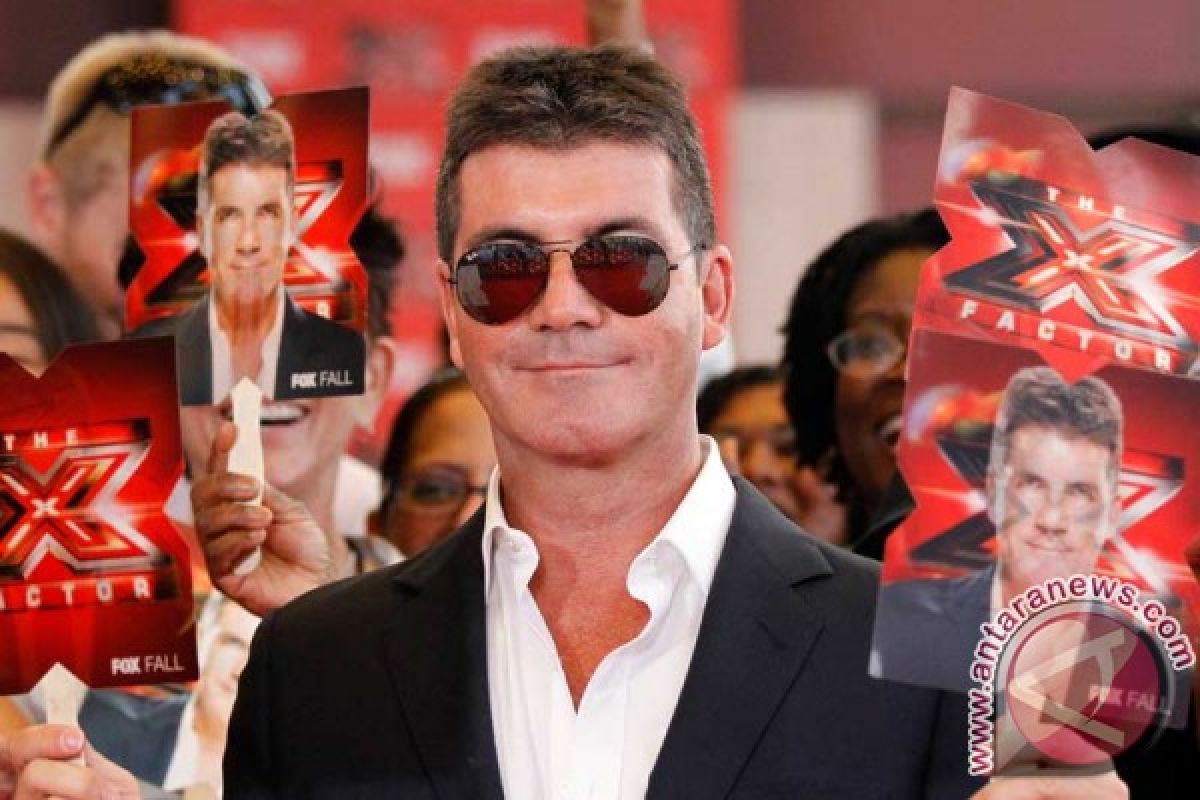 simon cowell tight-lipped amidts adultery allegations - (d)