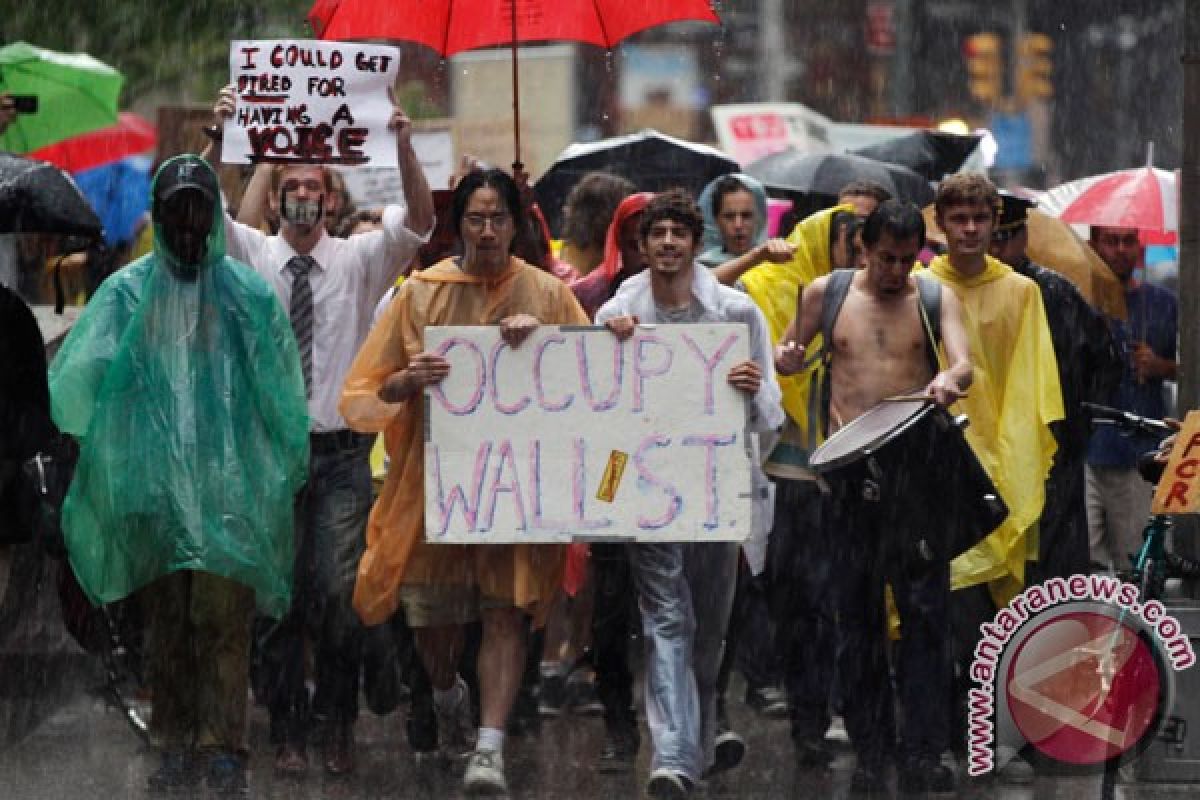 Polisi AS tahan 50 pengunjuk rasa anti-wall street