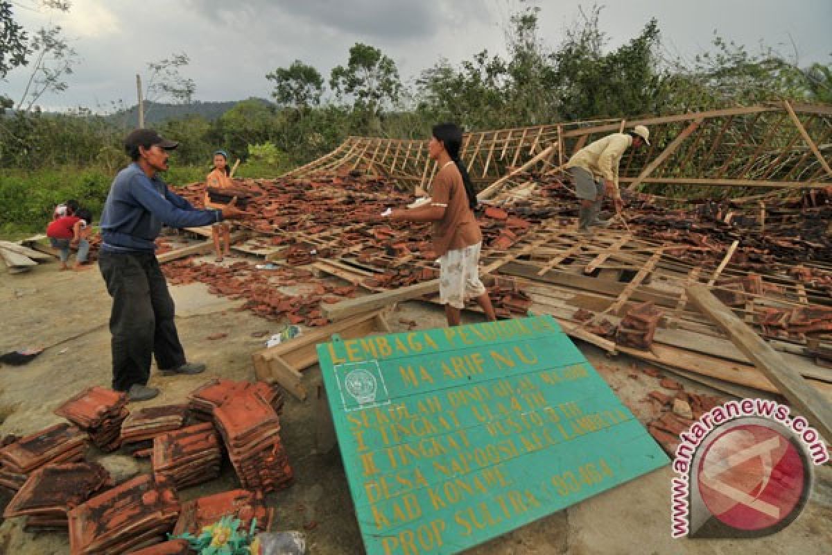 Tujuh rumah disapu puting beliung