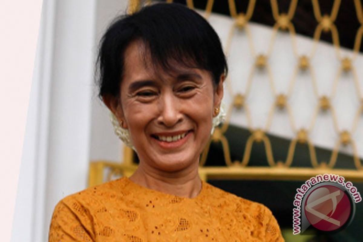 Myanmar clears path for Suu Kyi`s return to politics