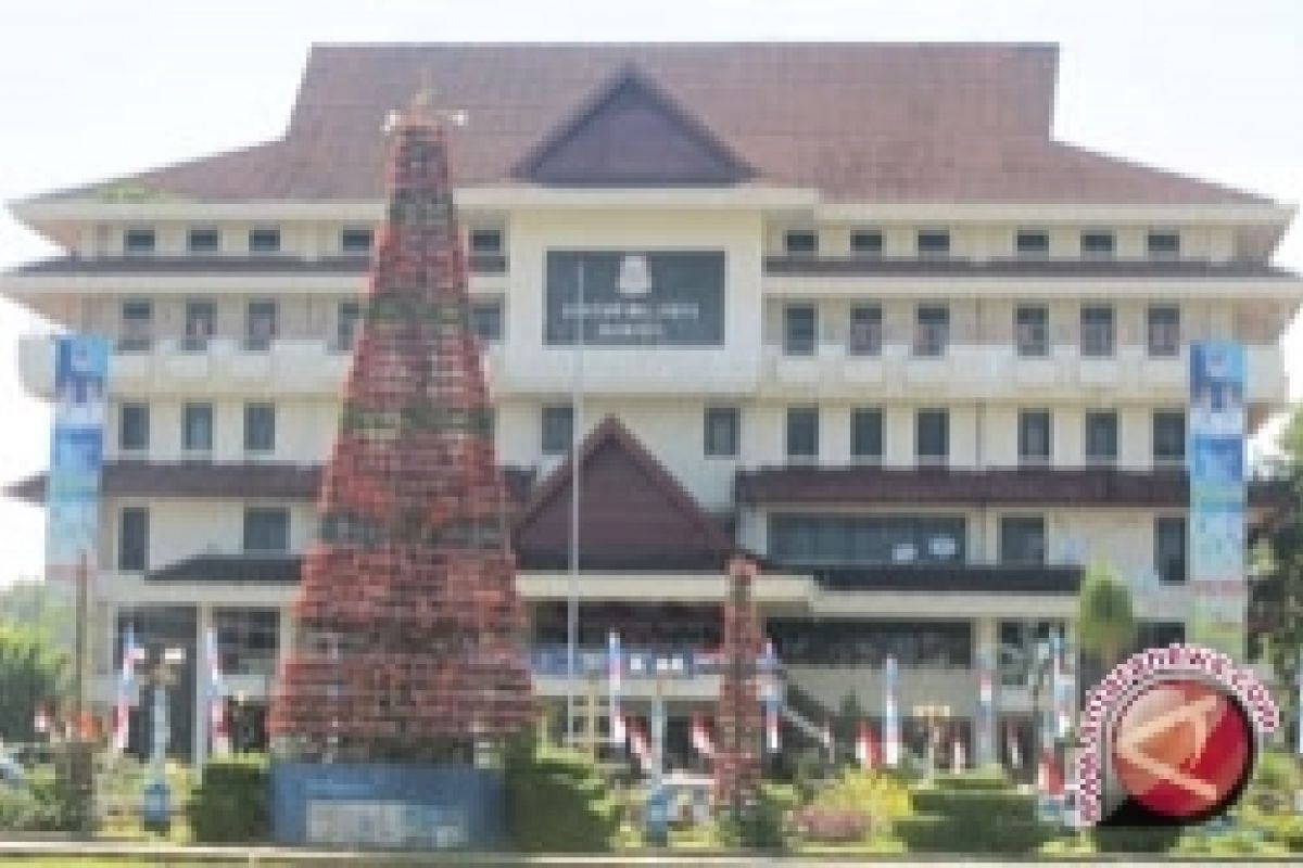 KLH beri penghargaan "Langit Biru" bagi Pemkot Manado 