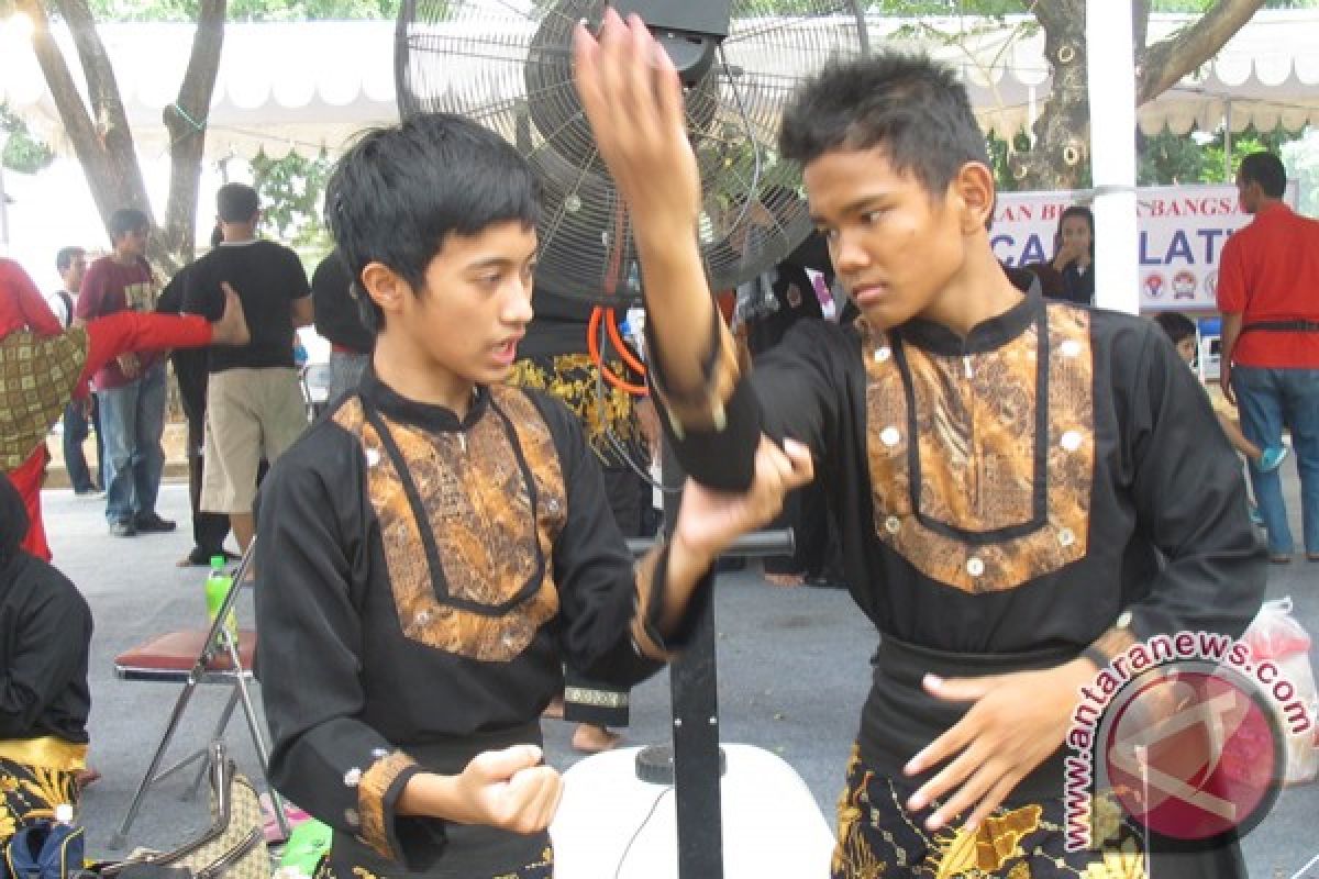 Tutur legenda dalam gerak silat di FORNAS