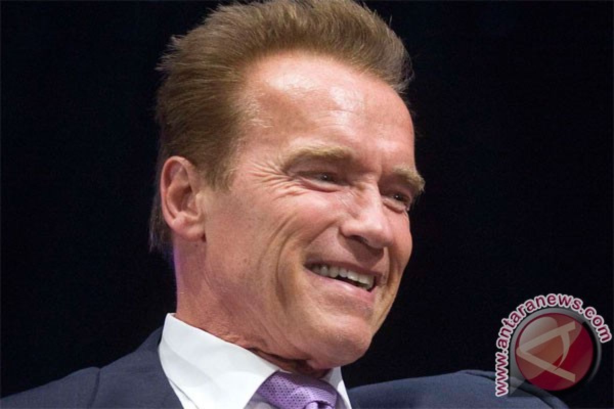 Arnold Schwarzenegger raih penghargaan Golden Icon