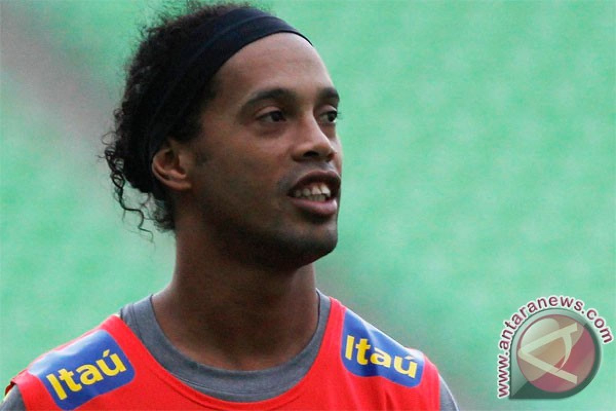 Ronaldinho akan pindah ke Liga Angola?