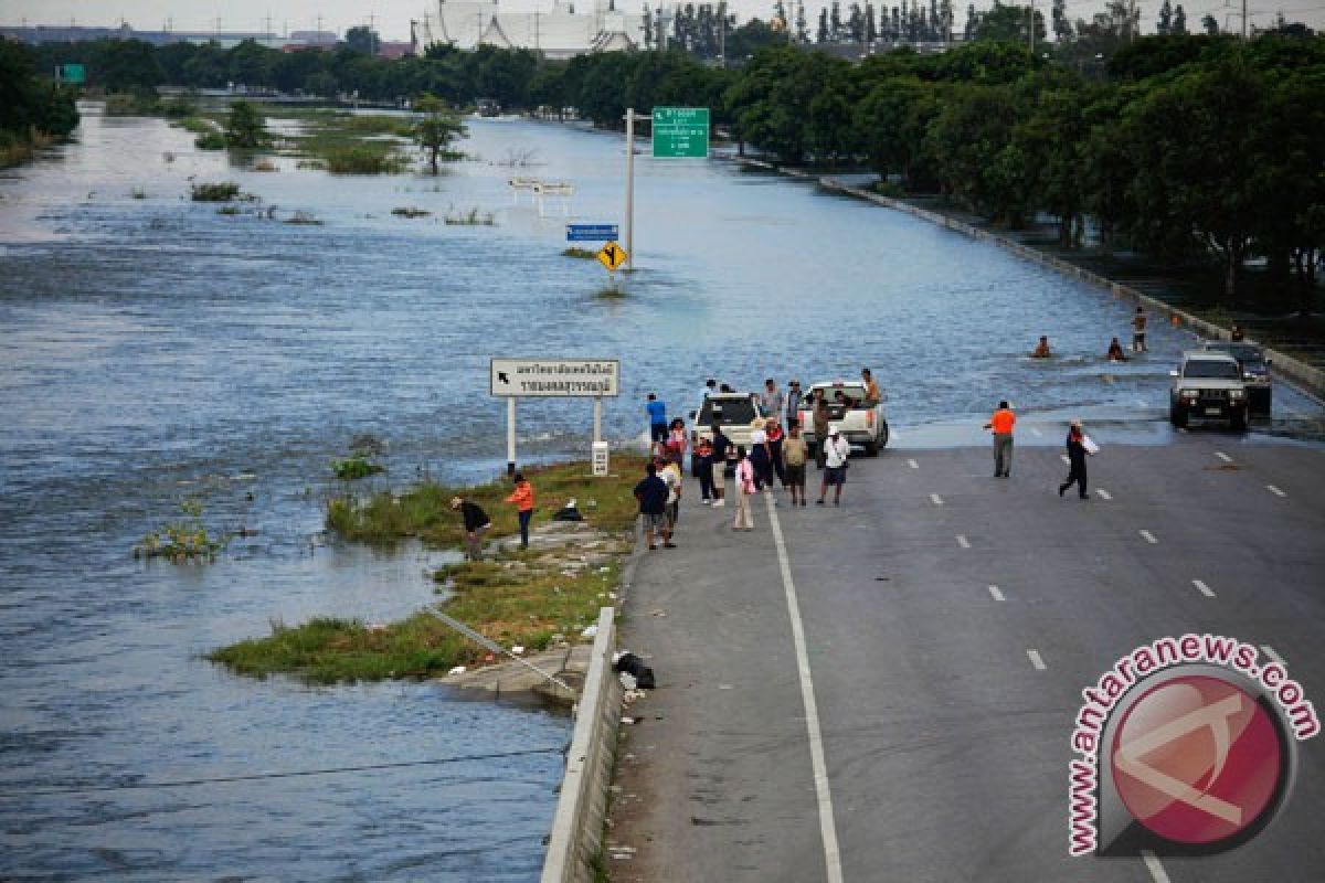 KBRI siap evakuasi WNI terjebak banjir Thailand 