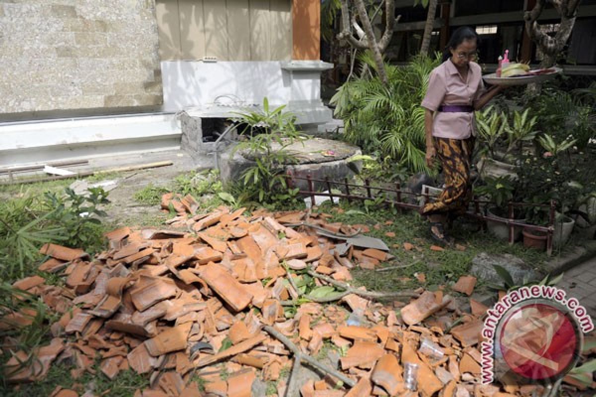 Korban gempa bersembahyang bersama atasi trauma 