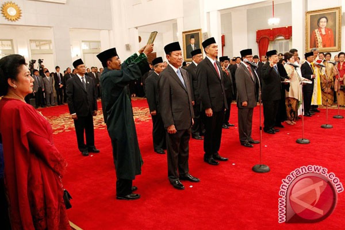 Sebelas menteri baru dilantik Presiden