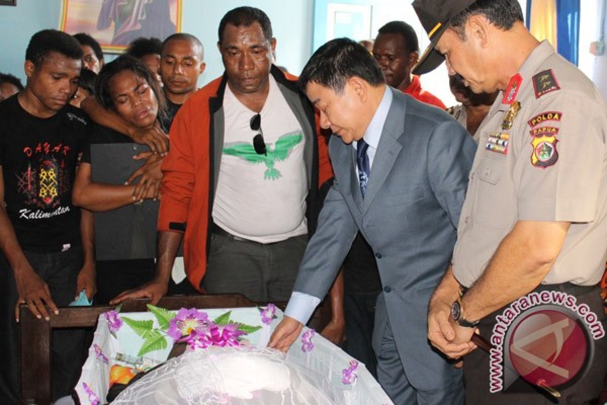 Gubernur : duka keluarga AKP Dominggus Awes, duka Papua