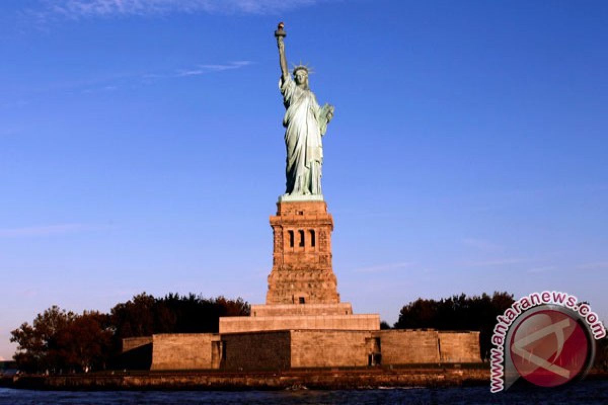 Sempat ditutup akibat Pemerintah AS tutup, Patung Liberty buka lagi