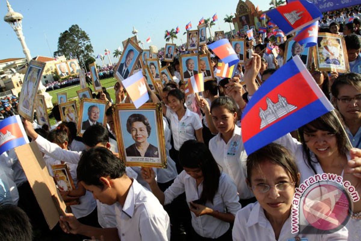 Kamboja rayakan 20 tahun kembalinya Sihanouk