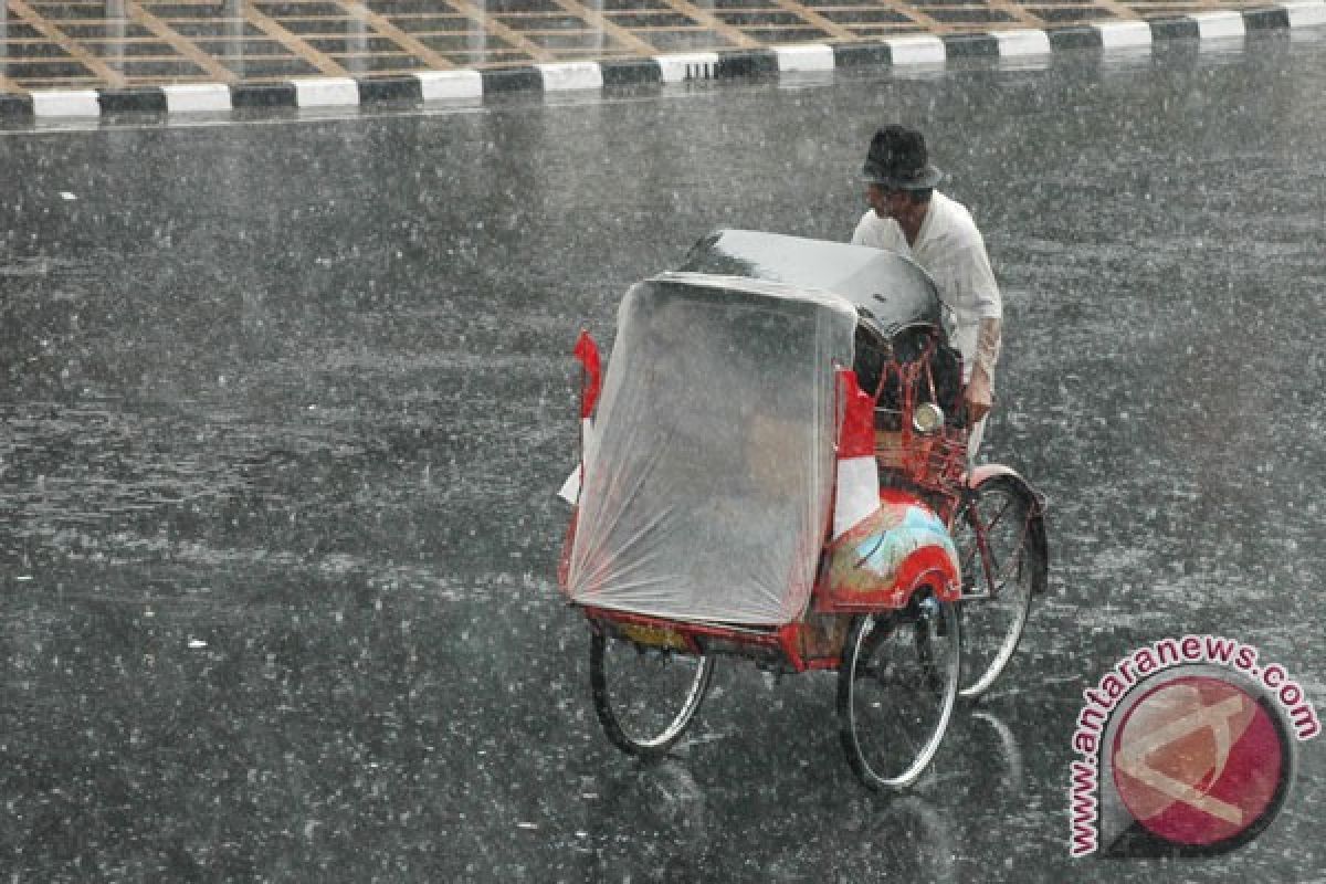 Pengayuh becak naik haji