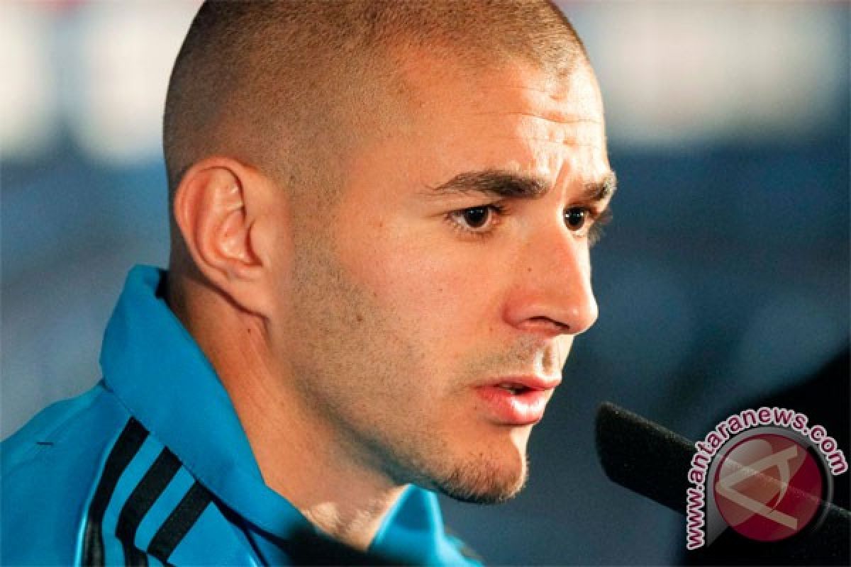 Benzema didenda 18.000 euro karena ngebut