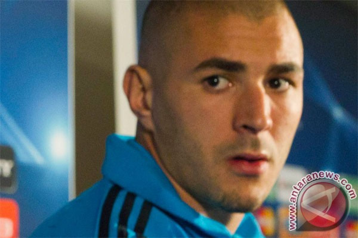 Benzema diragukan tampil melawan Paraguay