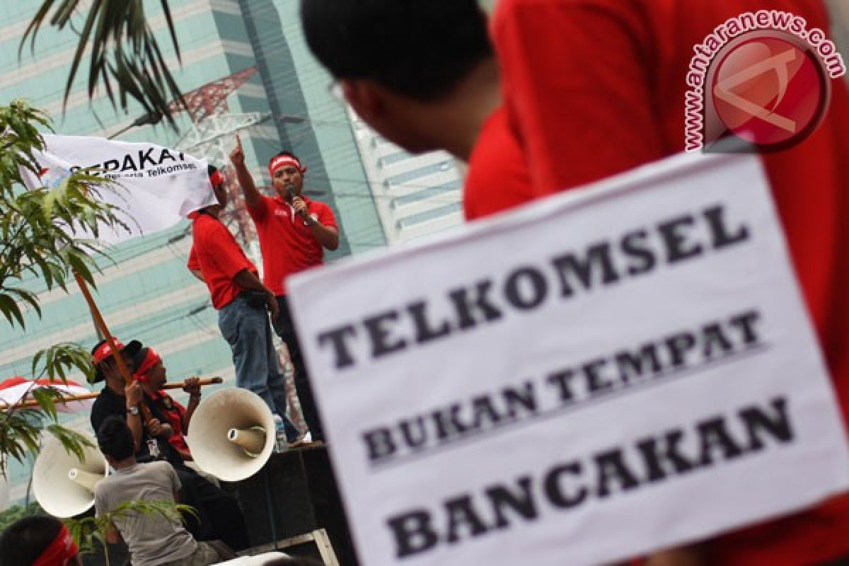 Pegawai Telkomsel Riau lanjutkan mogok kerja