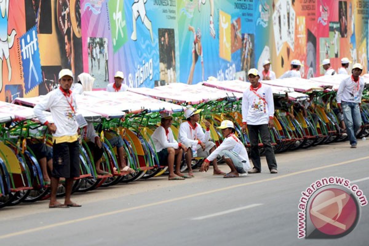 Ratusan becak telah siap di Jakabaring Palembang