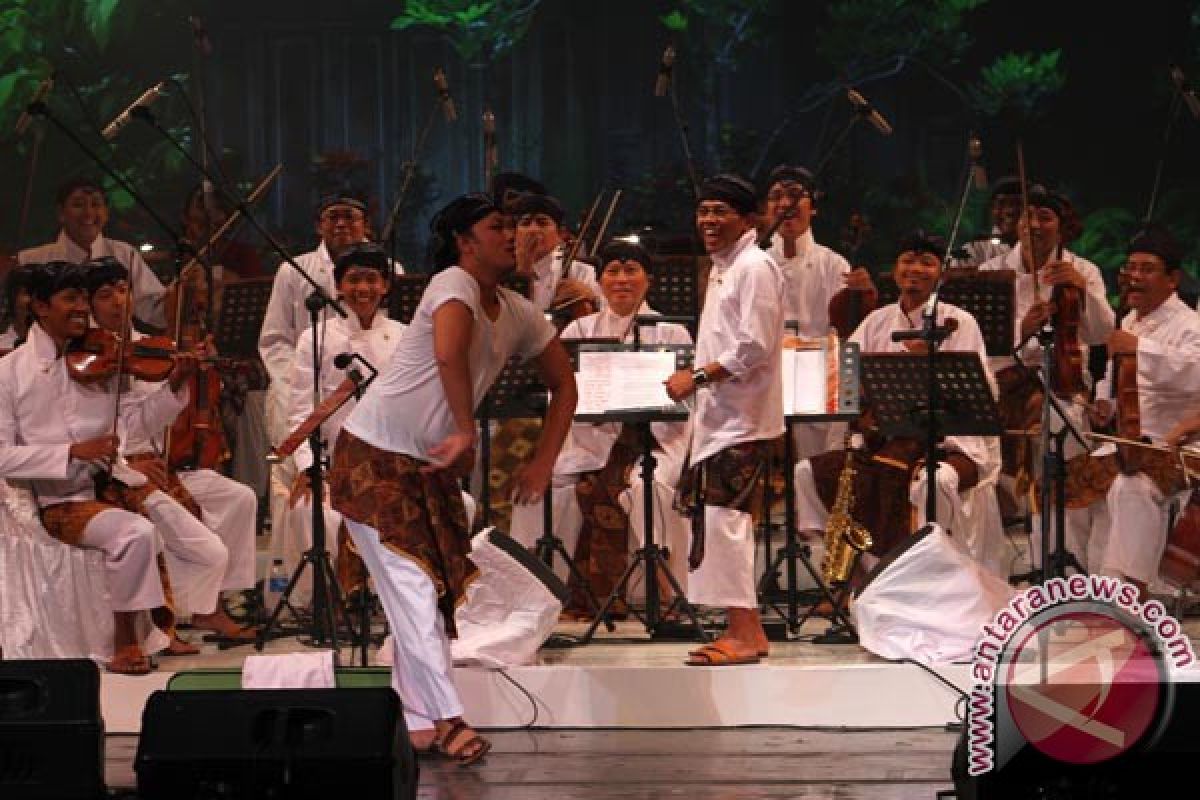 Orkes gesek "Sa'Unine" menyatukan Indonesia dalam musik 